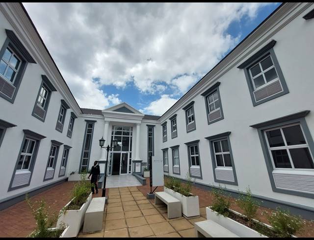 416M² OFFICE TO LET IN BRYANSTON
